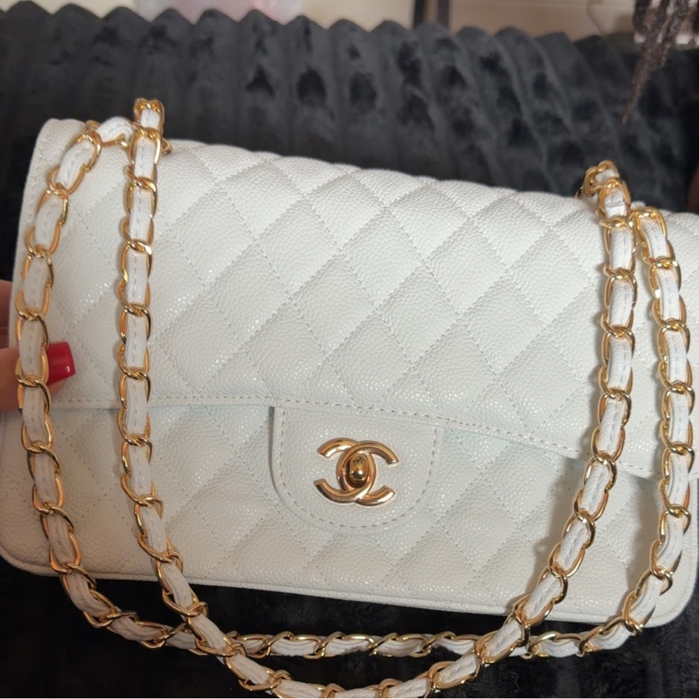 Chanel Ivory Quilted Shoulder Bag with Gold Chain